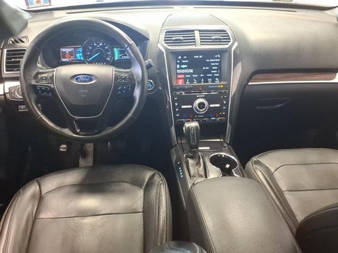 Used 2018 Ford Explorer Limited AWD/4WD image 9