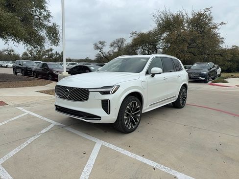 New 2026 Volvo XC90 T8 Plus w/ Protection Package Premier image 2