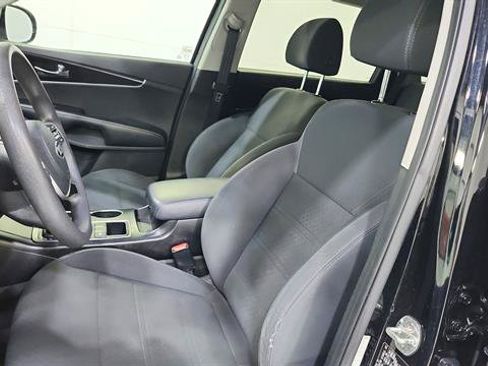 Used 2020 Kia Sorento L FWD image 11