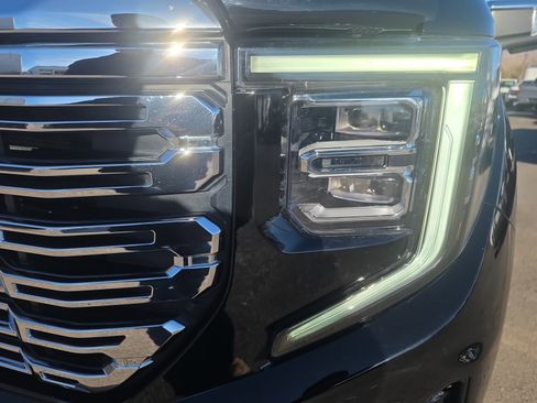 Used 2025 GMC Sierra 1500 SLT w/ SLT Premium Package image 9