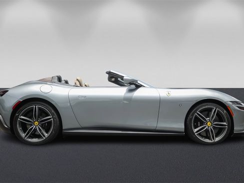 Certified 2024 Ferrari Roma Spider image 2