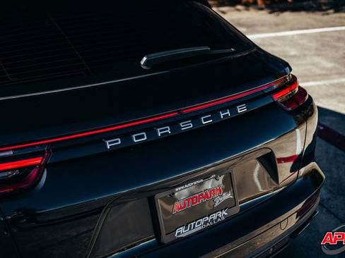 Used 2018 Porsche Panamera 4S image 31