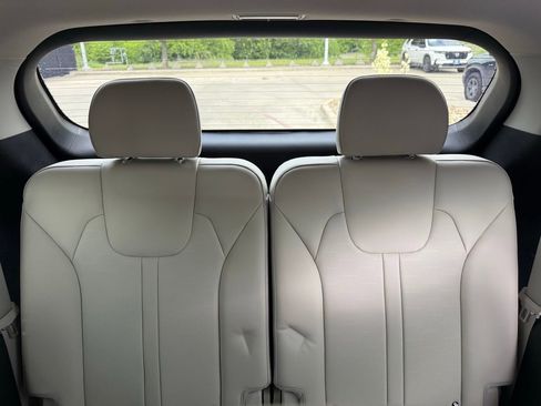 Used 2024 Kia Sorento S image 19