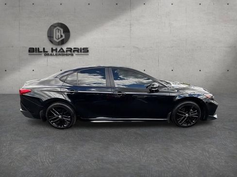 Used 2025 Toyota Camry SE w/ Convenience Package FWD image 4