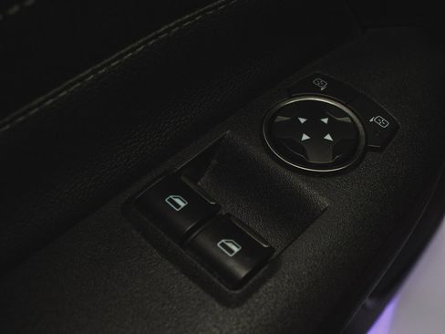 Used 2016 Ford Mustang Shelby GT350 w/ Technology Package image 10