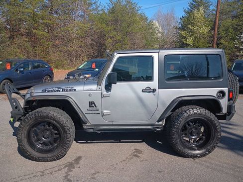 Used 2018 Jeep Wrangler Sport AWD/4WD image 9