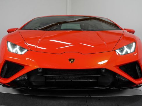 Used 2020 Lamborghini Huracan EVO RWD image 17