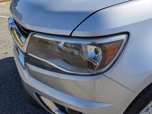 Used 2019 Chevrolet Colorado LT w/ LT Convenience Package image 10