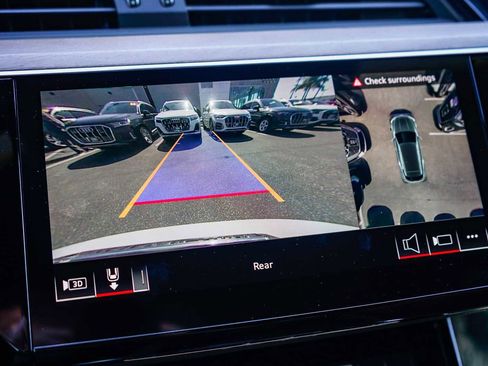 Used 2024 Audi Q8 e-tron Premium Plus w/ Premium Plus Package image 23