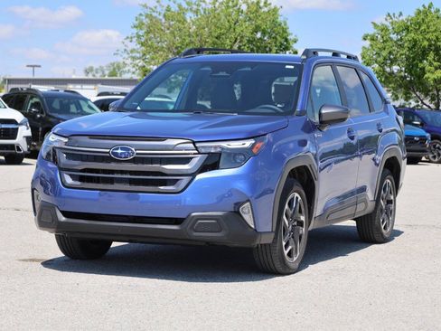 Used 2025 Subaru Forester Premium AWD/4WD image 6