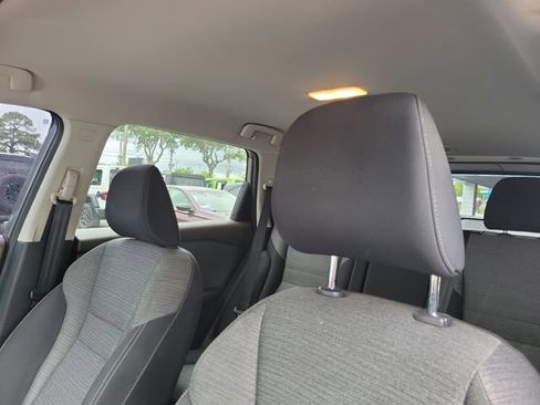 Used 2021 Nissan Rogue SV FWD image 24
