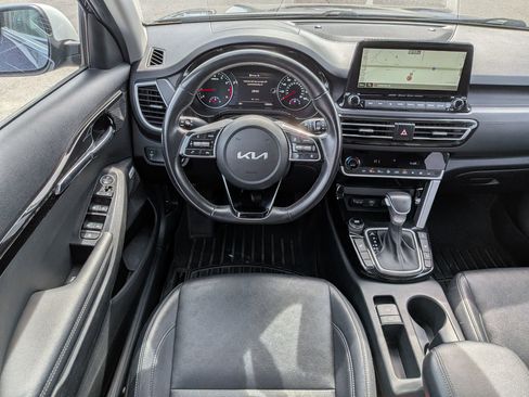 Used 2023 Kia Seltos SX image 32