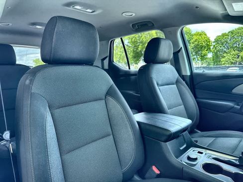 Used 2021 Chevrolet Traverse LT FWD image 27