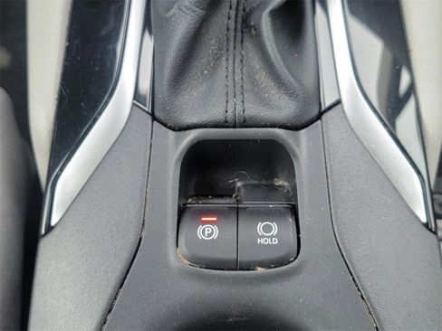 Used 2024 Toyota Corolla Cross L image 23