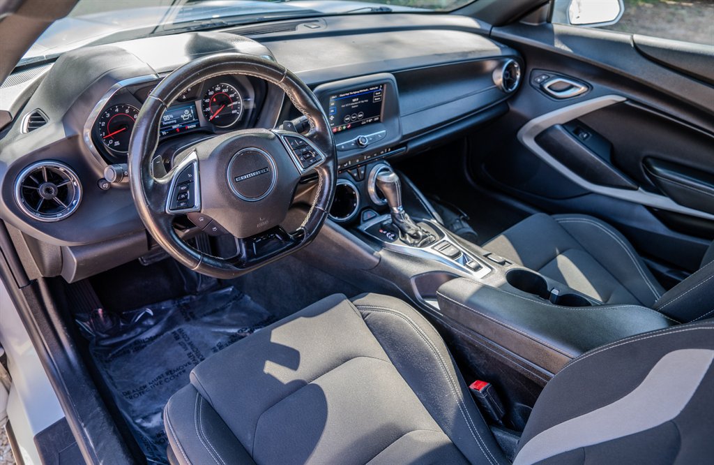 Used 2023 Chevrolet Camaro LT RWD image 14