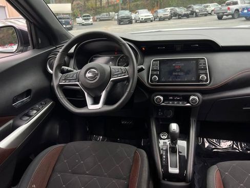 Used 2020 Nissan Kicks SR image 17