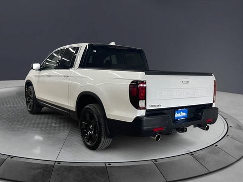 Certified 2024 Honda Ridgeline Black Edition image 3