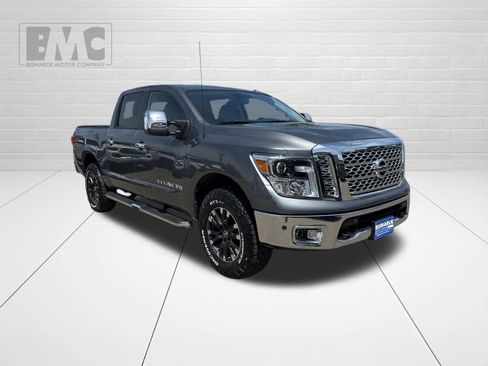 Used 2019 Nissan Titan SL w/ Off-Road Package AWD/4WD image 2