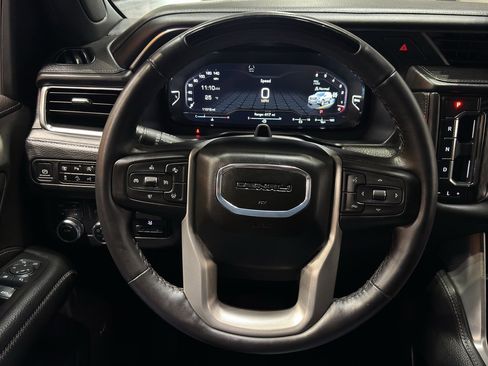 Used 2024 GMC Yukon XL Denali w/ Advanced Technology Package image 29