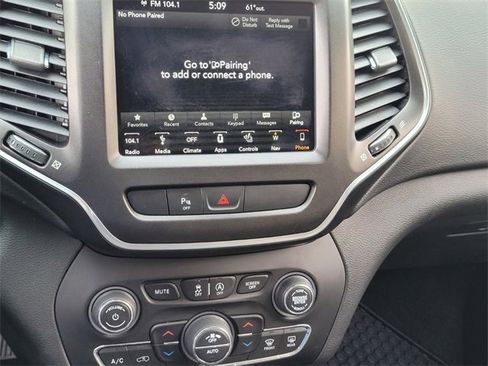 Used 2019 Jeep Cherokee Trailhawk image 26