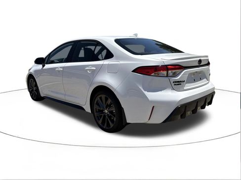 Used 2026 Toyota Corolla SE FWD image 5