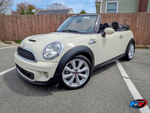 Used 2013 MINI Cooper S w/ Sport Pkg image 3
