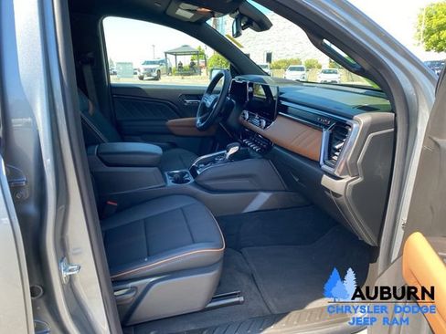Used 2025 GMC Canyon AT4 AWD/4WD image 15