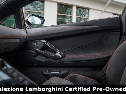 Used 2015 Lamborghini Aventador LP 700-4 image 17
