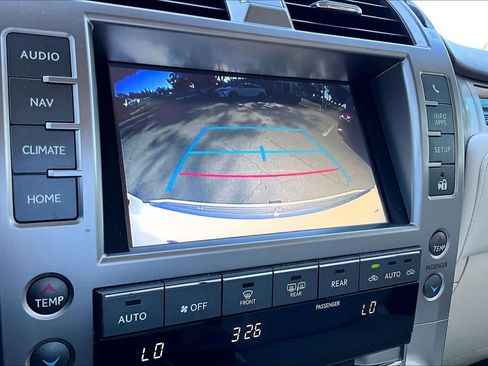 Used 2018 Lexus GX 460 Premium w/ Premium Package image 25