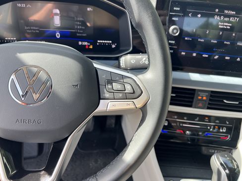 Certified 2026 Volkswagen Jetta SE w/ Black Wheel Package FWD image 17