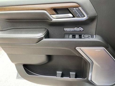 Used 2024 Chevrolet Silverado 1500 High Country w/ High Country Premium Package AWD/4WD image 20