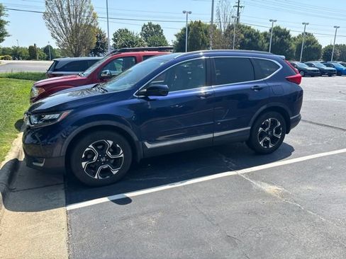 Used 2018 Honda CR-V Touring image 1