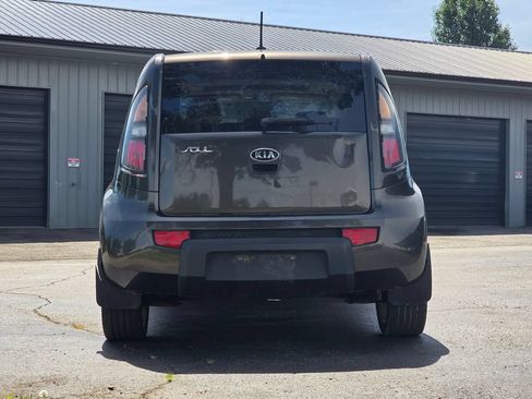 Used 2010 Kia Soul ! FWD image 4