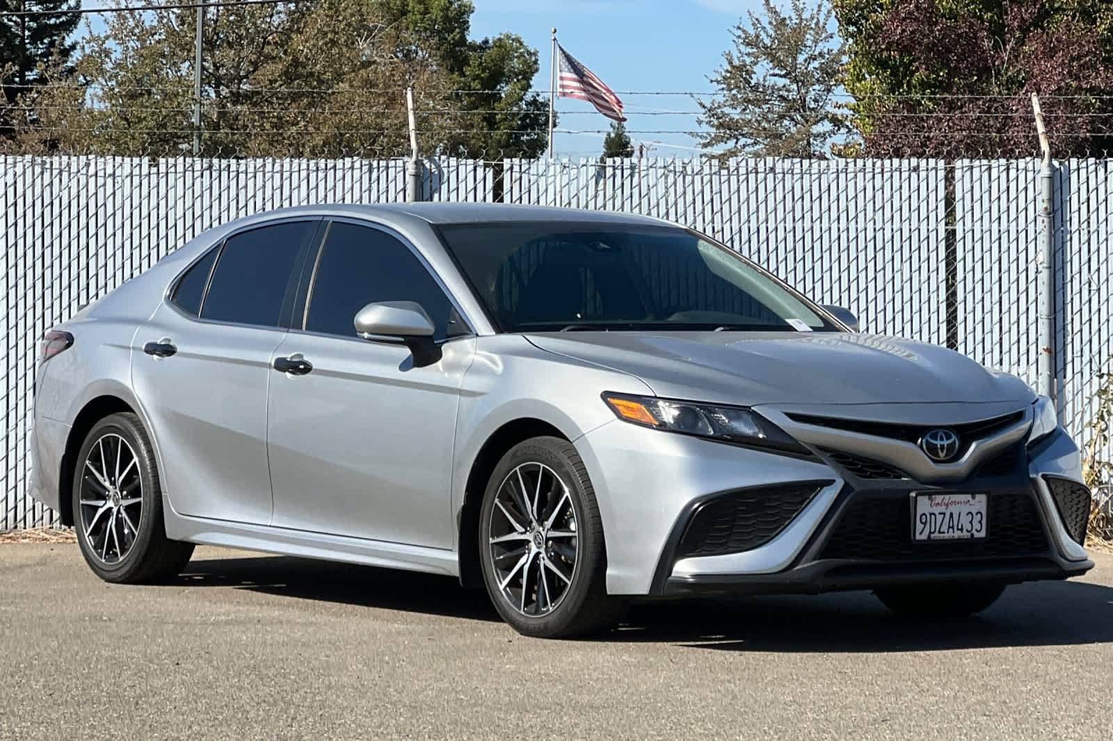 Used 2023 Toyota Camry SE w/ Convenience Package FWD image 7