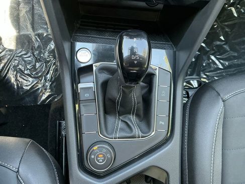 New 2025 Volkswagen Taos SE image 24