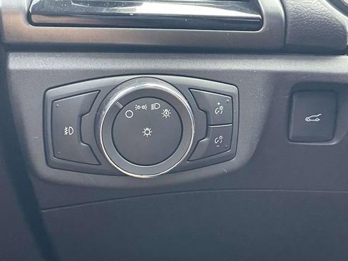 Used 2016 Ford Fusion SE FWD image 24