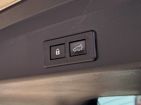 Used 2021 Subaru Ascent Limited w/ Technology Package image 21