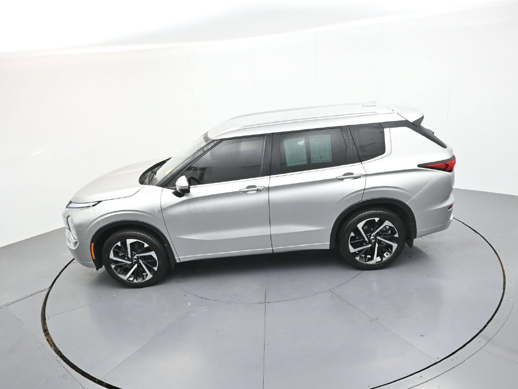 Used 2023 Mitsubishi Outlander SEL AWD/4WD image 27