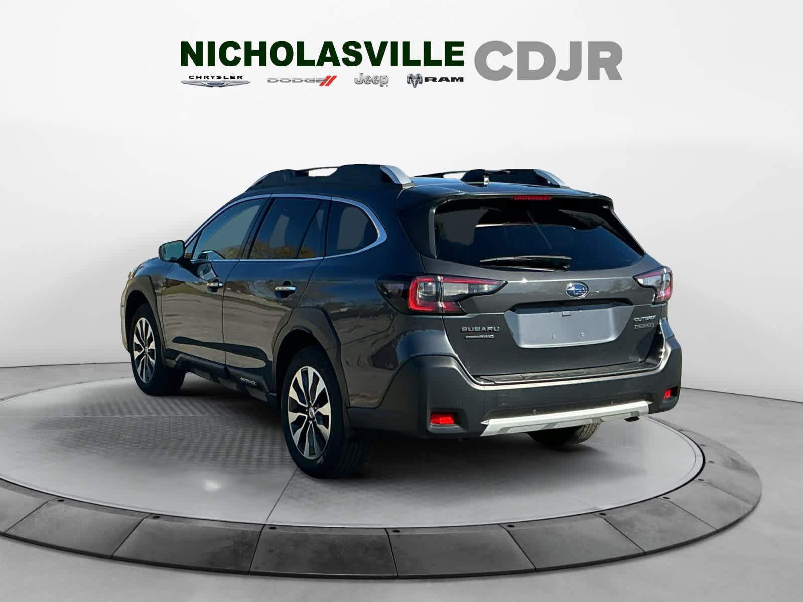 Used 2023 Subaru Outback Touring XT AWD/4WD image 3