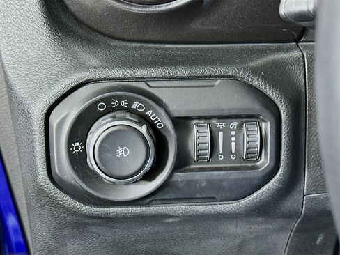 Used 2020 Jeep Wrangler Unlimited Sport AWD/4WD image 17