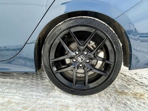 Used 2025 Honda Civic Sport image 4