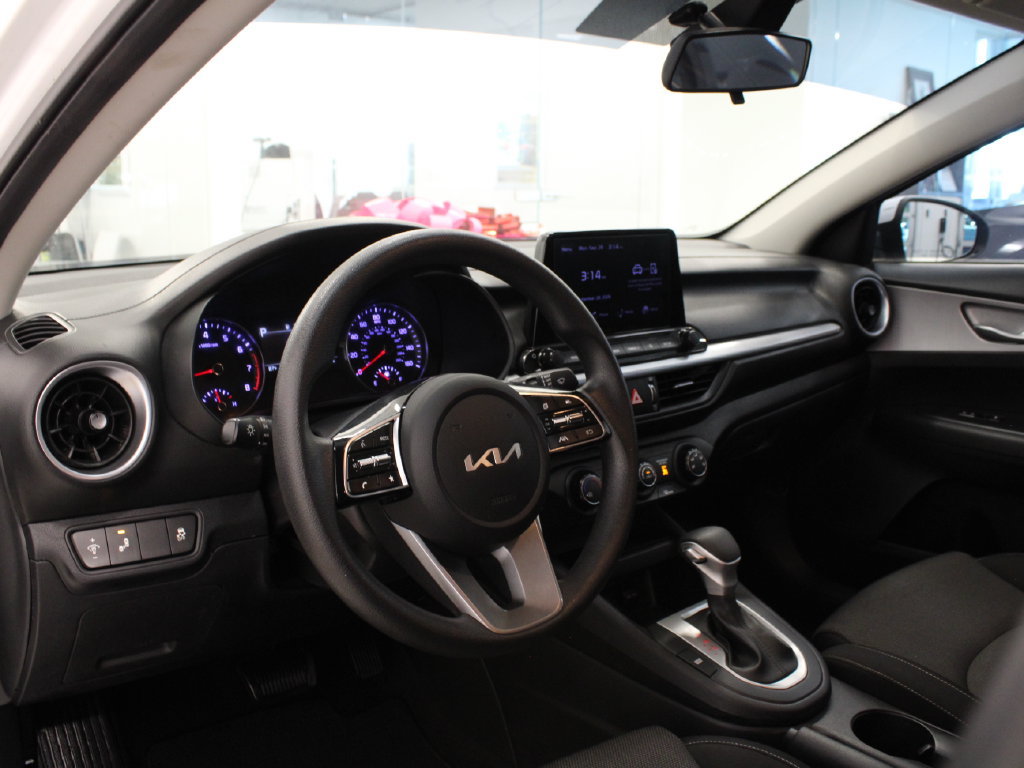 Used 2023 Kia Forte LXS w/ LXS Technology Package FWD image 14