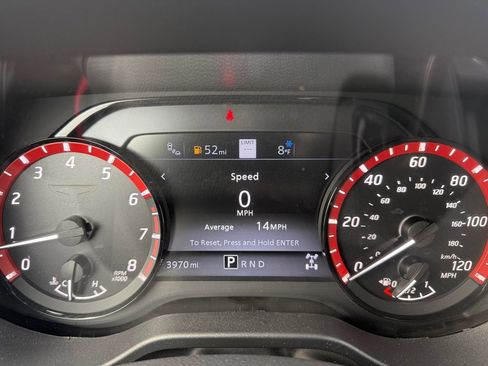 Used 2024 Nissan Titan PRO-4X w/ Pro-4x Convenience Package image 14