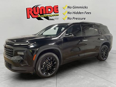 Used 2025 Chevrolet Traverse LT w/ Midnight/Sport Edition AWD/4WD image 1