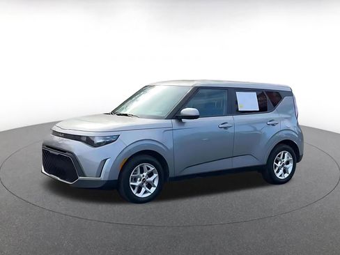 Used 2025 Kia Soul LX w/ LX Technology Package image 8