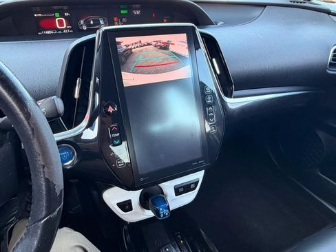Used 2018 Toyota Prius Four Touring FWD image 12