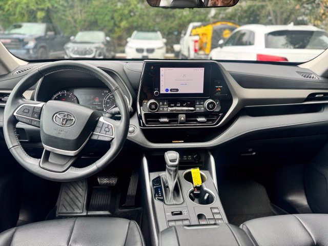 Used 2023 Toyota Highlander XLE w/ Protection Package #3 (TMS) AWD/4WD image 23