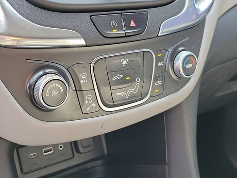 Used 2022 Chevrolet Equinox LT AWD/4WD image 33