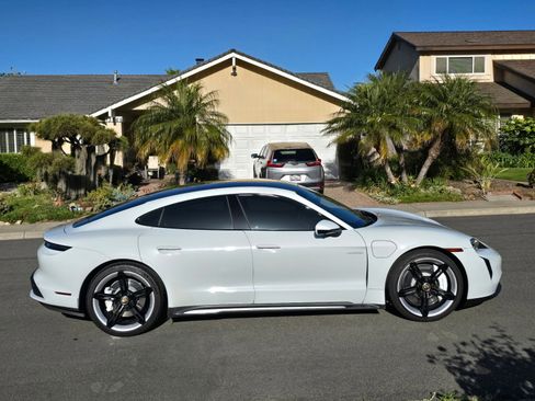 Used 2022 Porsche Taycan RWD image 13