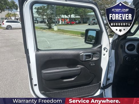 Used 2025 Jeep Wrangler Sport AWD/4WD image 11